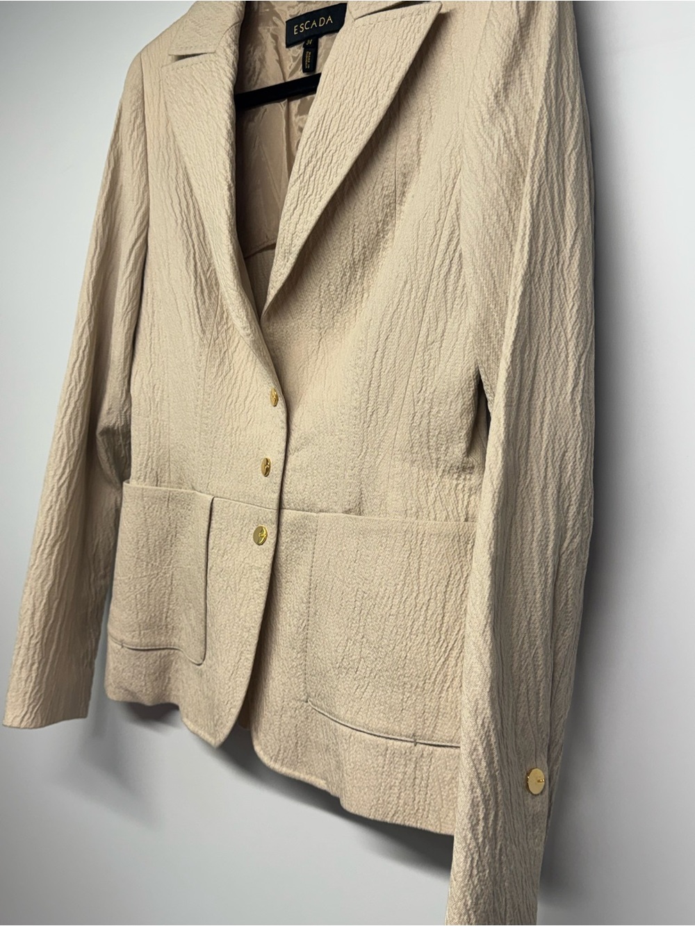 Escada Cream Textured Blazer with Gold Buttons Size 34 - Picture 3 of 7